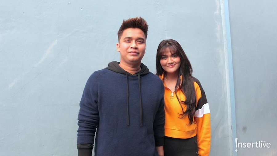 Datangi Polda Metro, Billy Syahputra-Hilda Vitria Bungkam Billy Syahputra dan Hilda Vitria kompak bungkam saat menghadiri Polda Metro Jaya, Senin (12/11).