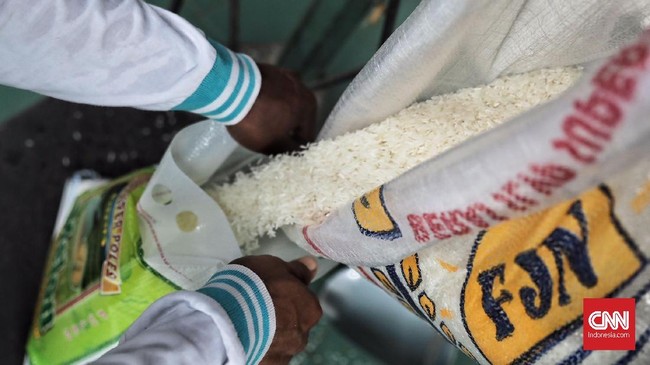 Bulog mengklaim siap memasok beras medium ke PIBC melalui operasi pasar sebanyak 2 ribu ton setiap harinya hingga harga beras stabil.