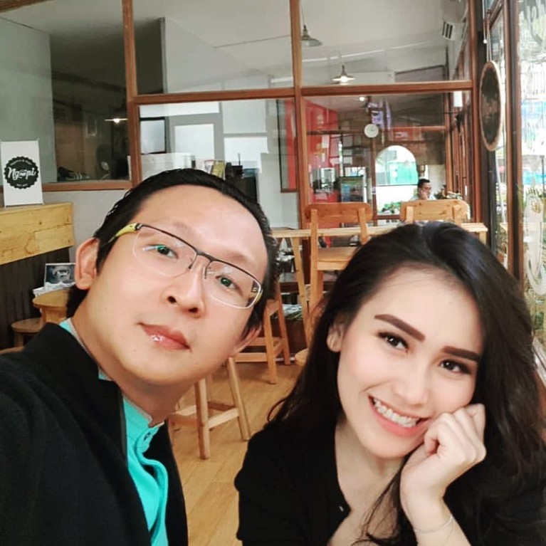 Ayu Ting Ting dikabarkan dekat dengan pengusaha sukses, Fransen Susanto. Ayu diketahui telah membintangi dua film produksi Fransen dan RA Pictures.