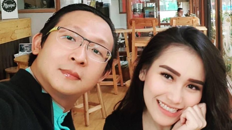 Pria yang saat ini dikabarkan menjadi pacar Ayu Ting Ting ternyata sudah berkeluarga.