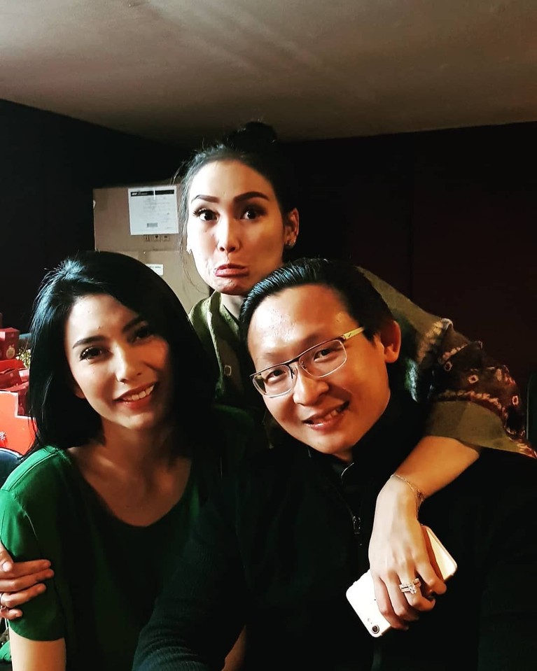 Ayu Ting Ting dikabarkan dekat dengan pengusaha sukses, Fransen Susanto. Ayu diketahui telah membintangi dua film produksi Fransen dan RA Pictures.