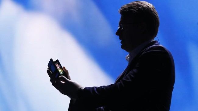Dalam cuitannya akun @evleaks yang kerap memberikan bocoran produk terbaru, Evan mencuitkan "Samsung Galaxy Fold".