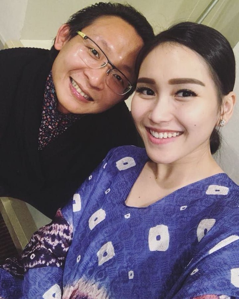 Ayu Ting Ting dikabarkan dekat dengan pengusaha sukses, Fransen Susanto. Ayu diketahui telah membintangi dua film produksi Fransen dan RA Pictures.