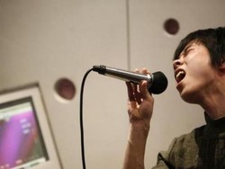 Wanita Hampir Meninggal Usai Nyanyikan Lagu Bernada Tinggi saat Karaoke