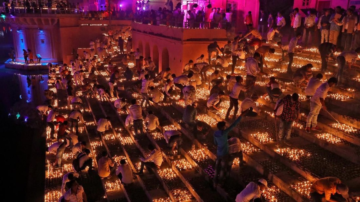 FOTO: Bermandikan Cahaya di Perayaan Diwali