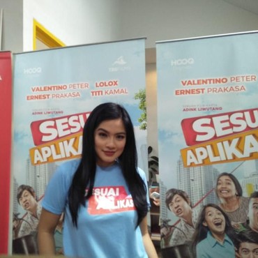 Demi Film, Titi Kamal Kembali Jadi Biduan Dangdut