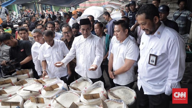 Swasembada menjadi cita-cita Presiden Jokowi sejak awal kepemimpinannya. Seperti apa realitanya saat ini, mengingat impor pangan membanjiri pasar.