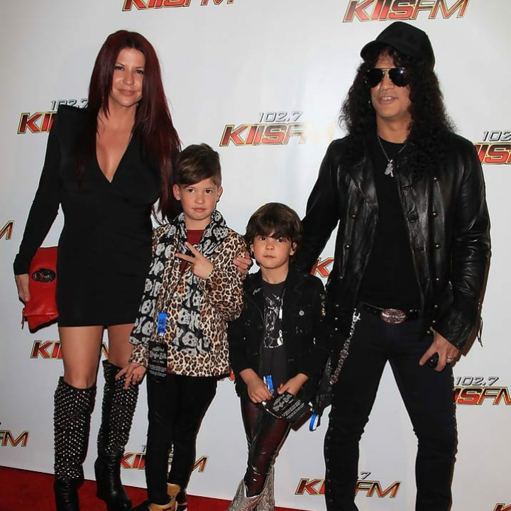 <p>Ikut berjalan di red carpet menemani ayah dan bundanya. (Foto: Instagram @gunsnrosesmemes)</p>