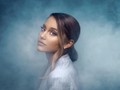 Ariana Grande Dipenuhi Kegelisahan dalam Video 'Breathin'