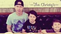 <p>Olie dan Eze saat umur berapa tahun ya? Masih imut banget. (Foto: Instagram/ @pierrerolandc)</p>