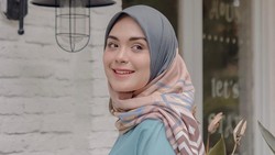 Mantan Menikah, Intip 4 Foto Adem Vebby Palwinta Berhijab
