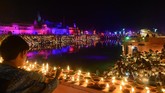FOTO: Bermandikan Cahaya di Perayaan Diwali Bagi masyarakat India yang mayoritas adalah pemeluk Hindu, Festival Diwali amat penting sebagai simbol menangnya kebaikan melawan kejahatan.