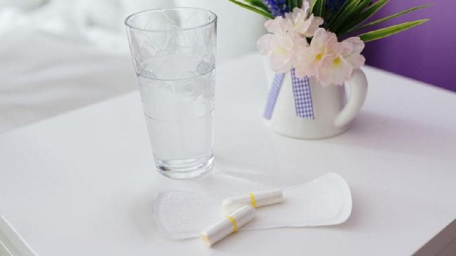 Penggunaan menstrual cup yang harus dipasang di dalam organ intim membuat banyak wanita kesulitan.