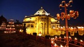 FOTO: Bermandikan Cahaya di Perayaan Diwali Bagi masyarakat India yang mayoritas adalah pemeluk Hindu, Festival Diwali amat penting sebagai simbol menangnya kebaikan melawan kejahatan.