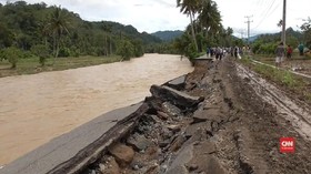 VIDEO: Akses Jalan Sumatera Utara dan Barat Terputus