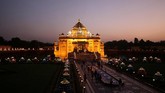 FOTO: Bermandikan Cahaya di Perayaan Diwali Bagi masyarakat India yang mayoritas adalah pemeluk Hindu, Festival Diwali amat penting sebagai simbol menangnya kebaikan melawan kejahatan.