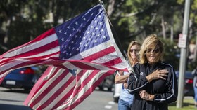 FOTO: Tragedi Penembakan, Bar California Bak Neraka