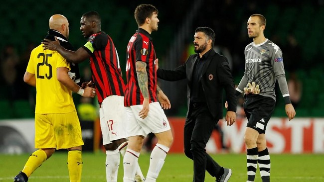 AC Milan diterpa badai cedera jelang duel lawan Juventus karena ada pemain yang kembali cedera pada laga lawan Real Betis di Liga Europa.