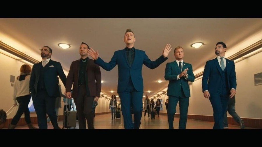 Backstreet Boys telah kembali meramaikan dunia musik dengan merilis single terbarunya berjudul Chances.