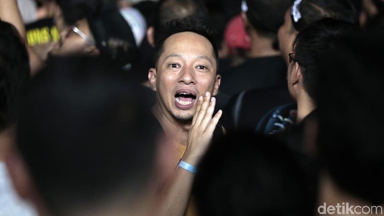 Nggak sangka, Ringgo Agus Rahman yang humoris dan kocak, bisa punya kata-kata manis untuk sang ayah yang bikin kita melting.