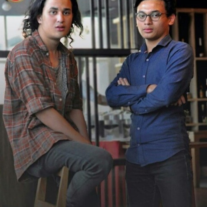 <p>Duet Yusuf Mahardika dan Baron Siregar saat bermain di serial TV 'Gerhana Bulan Merah'. Sukses terus ya Yusuf dan Baron. (Foto: Instagram@baronityofc)</p>