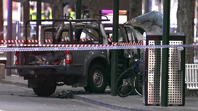 ISIS mengklaim bertanggung jawab atas aksi penusukan yang terjadi di salah satu distrik bisnis (CBD) Melbourne di Australia.