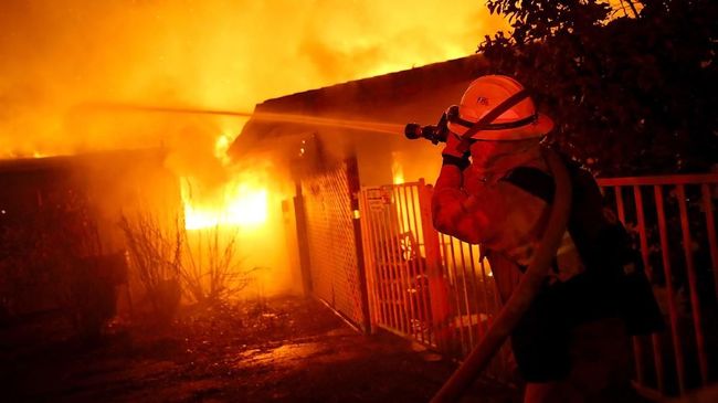 Puluhan Orang Tewas Dalam Kebakaran Hutan di California