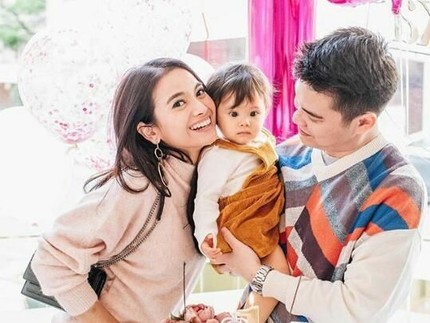 6 Potret Pemeran 'Hanum dan Rangga' Acha Septriasa dan Keluarga