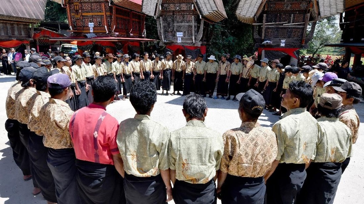 FOTO: Rambu Solo, Pemakaman Miliaran Rupiah di Toraja