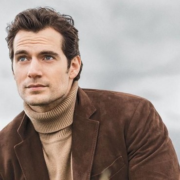 Henry Cavill Pacari Bos Rumah Produksi 'Superman'