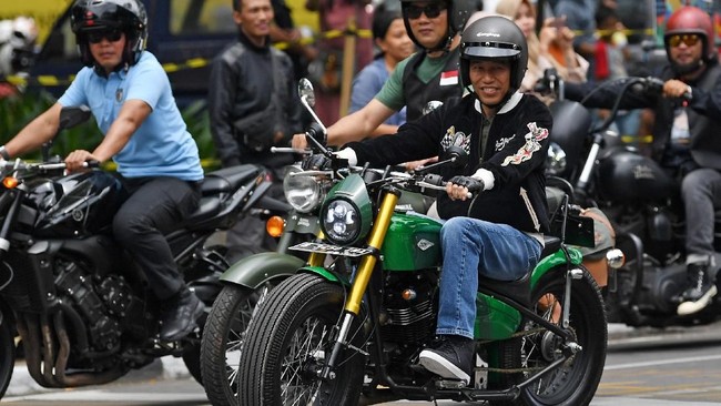 Pengangkatan Maruli dan Andika dinilai membuat Jokowi tersandera karena terlalu menumpukkan kepercayaan pada orang terdekatnya seperti Luhut dan Hendropriyono.
