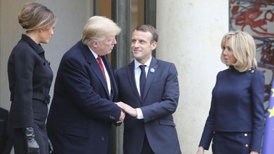 Trump Disebut Punya Info Rahasia soal Kehidupan Seks Presiden Macron