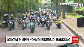 Aksi Presiden Jokowi Pimpin Konvoi Bikers di Bandung