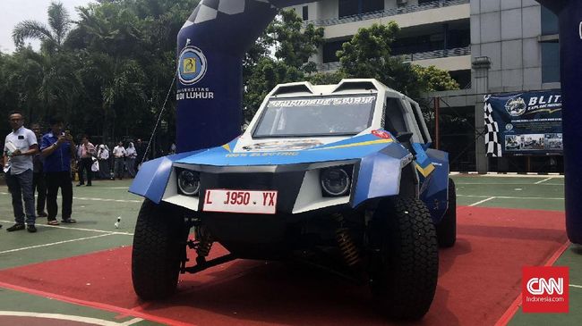 Mobil Listrik Blits Telah Diuji Sekitar 1.000 Km Mobil listrik Blits kreasi anak bangsa sudah mulai diuji. Tahap awal telah menempuh jarak sejauh 1.000 km.