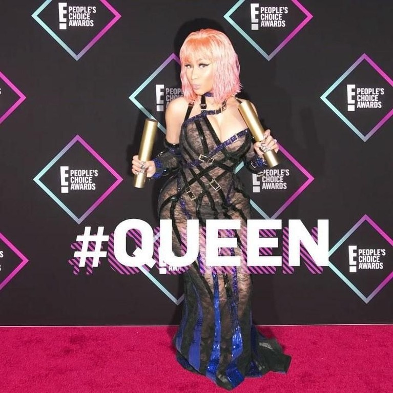 Ajang penghargaan, People's Choice Awards, baru saja dilaksanakan di California, Amerika, Minggu (11/11). Insertizen initp yuk wajah bahagia dari para pemenang.