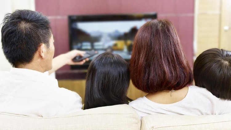 ilustrasi nonton film ilustrasi nonton film