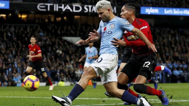 Sergio Aguero jadi pemain Manchester City yang wajib diwaspadai Manchester United dalam derby Manchester di Old Trafford.