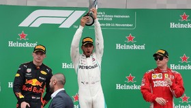 Lewis Hamilton Menang F1 GP Brasil