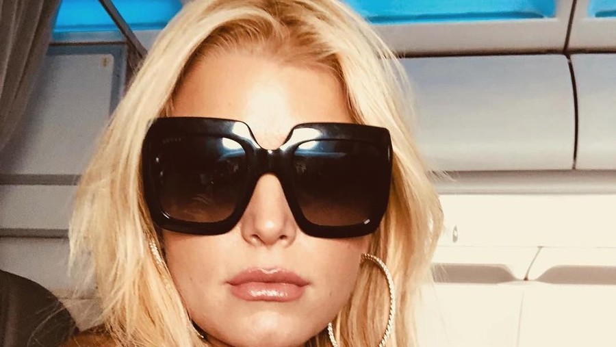 Alami Pelecehan Seksual, Jessica Simpson Nyaris Tewas karena Narkoba Jessica Simpson nyaris tewas karena alkohol dan obat-obatan saat dirinya merasa stres dengan trauma pelecehan seksual yang dialaminya semasa kecil.