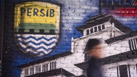Polisi Buru Penyerang 'Hit and Run' Bus Persib di Sentul