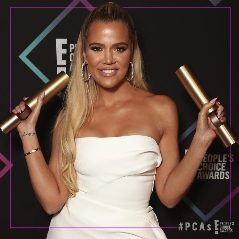 Ajang penghargaan, People's Choice Awards, baru saja dilaksanakan di California, Amerika, Minggu (11/11). Insertizen initp yuk wajah bahagia dari para pemenang.