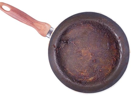Pakai Teflon yang Permukaannya Terkelupas, Bahaya Nggak Sih?