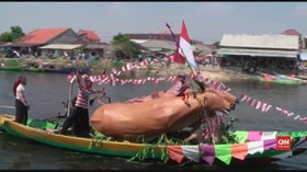 VIDEO: Parade Perahu Hias di Sungai Bengawan Solo