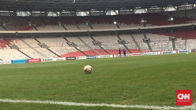 Pelatih timnas Timor Leste Norio Tsukitate mengkritik kondisi rumput Stadion Utama GBK jelang laga Piala AFF 2018 melawan Timnas Indonesia, Selasa (13/11).