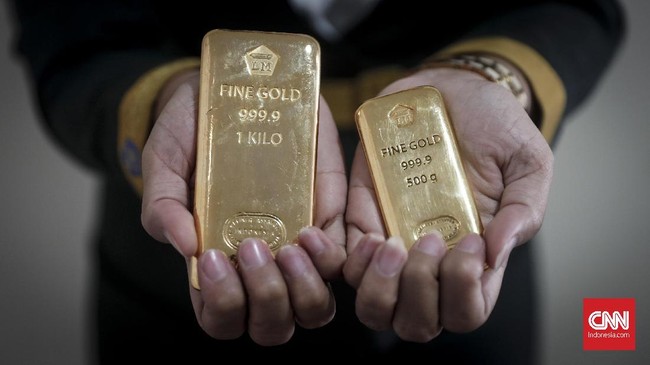 Harga jual emas PT Aneka Tambang (Persero) Tbk atau Antam melonjak Rp10 ribu ke Rp991 ribu per gram pada Kamis (1/12).