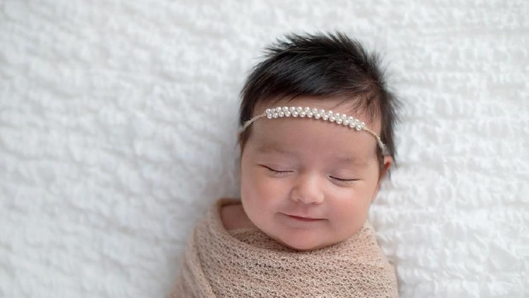40 Nama Bayi dari Rusia yang Menarik Hati Di luar bahasanya yang sulit, Rusia merupakan negara yang punya daya tarik tersendiri. Termasuk nama bayi dari Rusia yang menarik hati.
