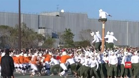 VIDEO: Botaoshi, Olahraga Tradisional Paling Ganas di Jepang