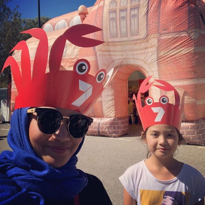 <p>Kalau keptingnya kayak ibu dan anak ini, siapa yang takut ya, Bun. He-he-he. (Foto: Instagram @sdewiana)</p>