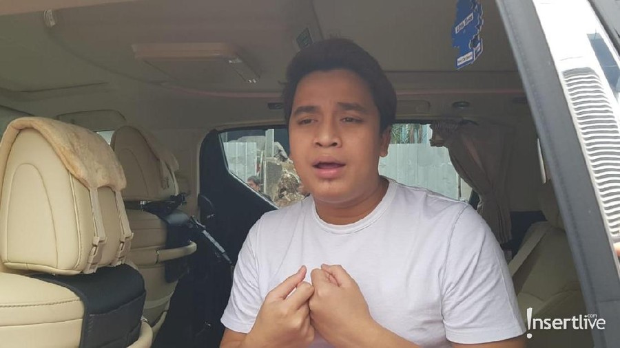 Diterpa Banyak Kasus, Billy Syahputra Sempatkan Olahraga Di tengah jadwal syuting yang padat dan berbagai kasus yang tengah dihadapinya, Billy Syahputra masih menyempatkan waktunya untuk berolahraga.