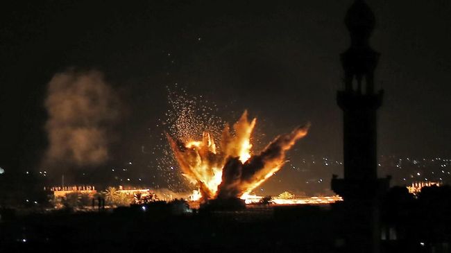 Balas Roket Hamas, Israel Serang Jalur Gaza dari Udara